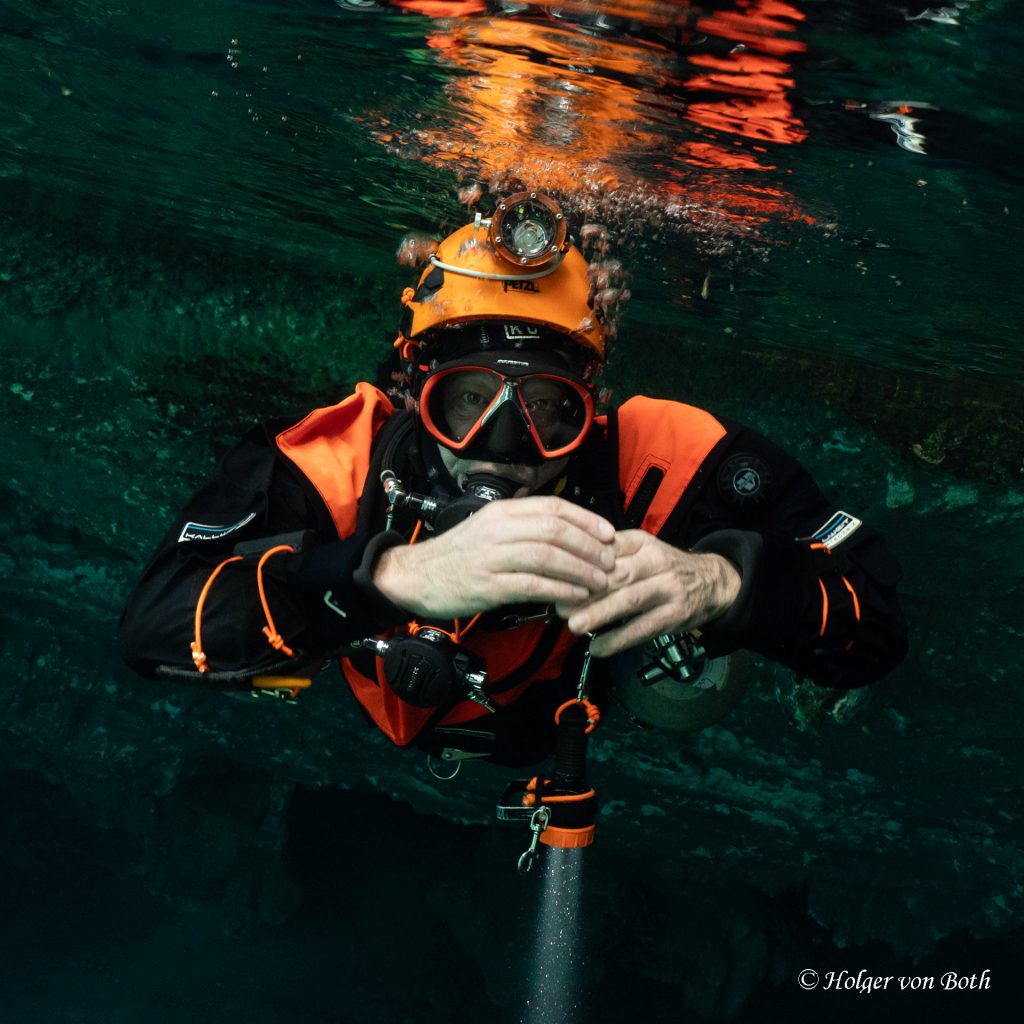 Holger von Both is a passionate cave diver and underwater photographer