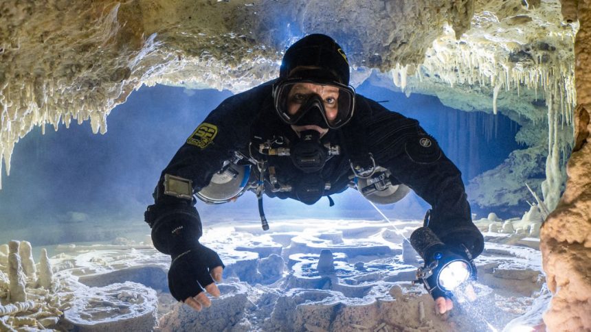 Cenote Xulo underwater worlds, Mexico