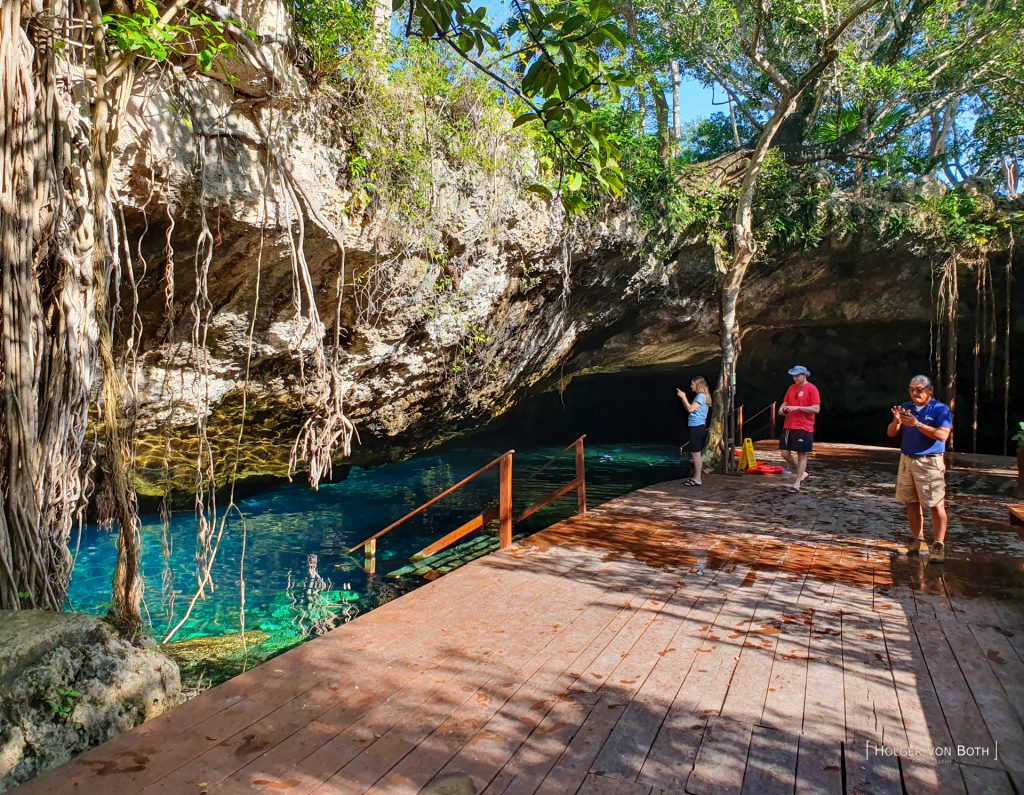 Cenote Nohoch-Nah-Chich underwater wonderland