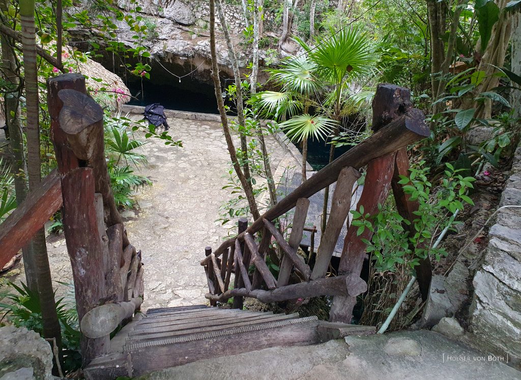 Cenote Dos Palmas, Tulum djungle area