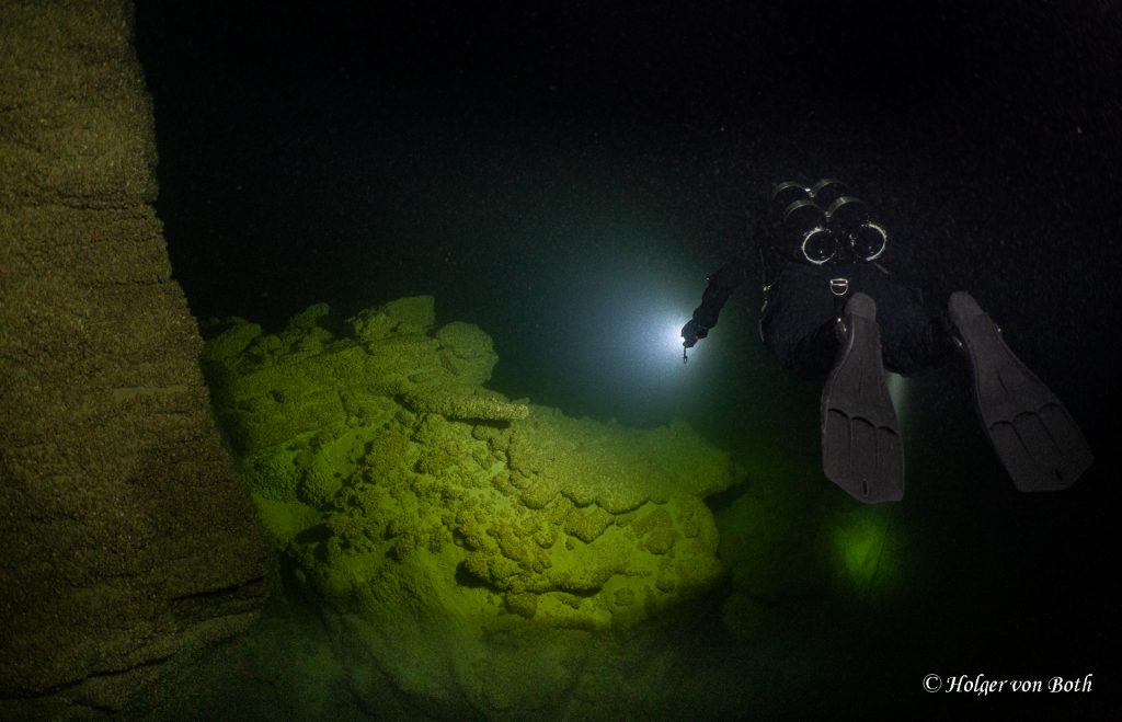 Crystal-clear alpine lake diving at Unterwasserberg in Germany
