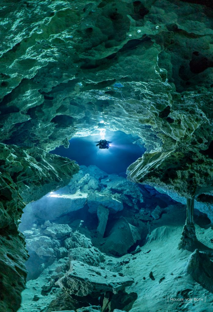 Cenote Mayan Blue halocline area