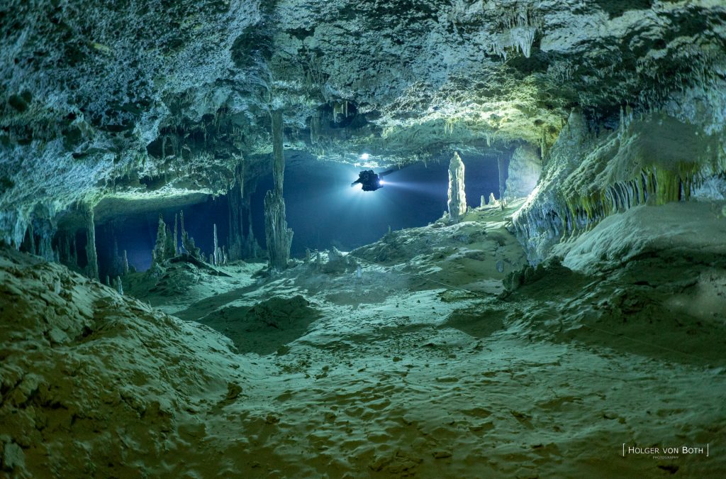 Cenote Mayan Blue Death Passage