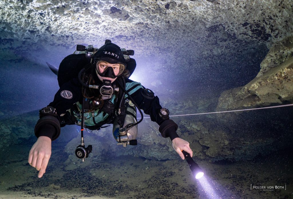 Cenote Tortuga entry area
