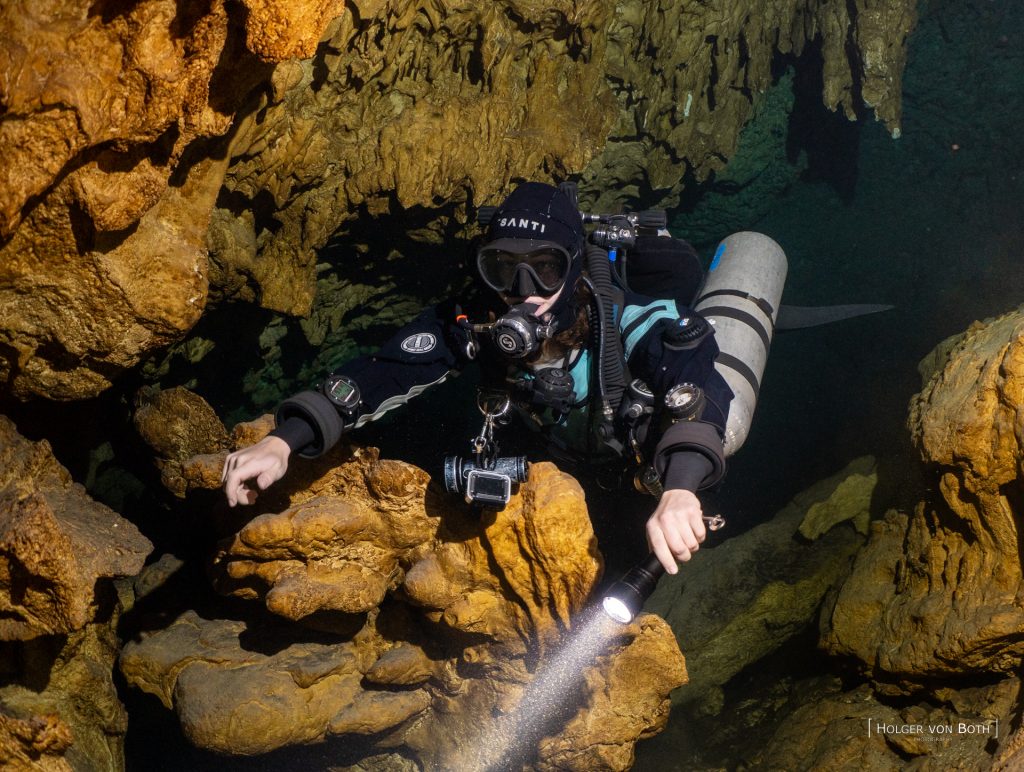 Cenote Tortuga entry area