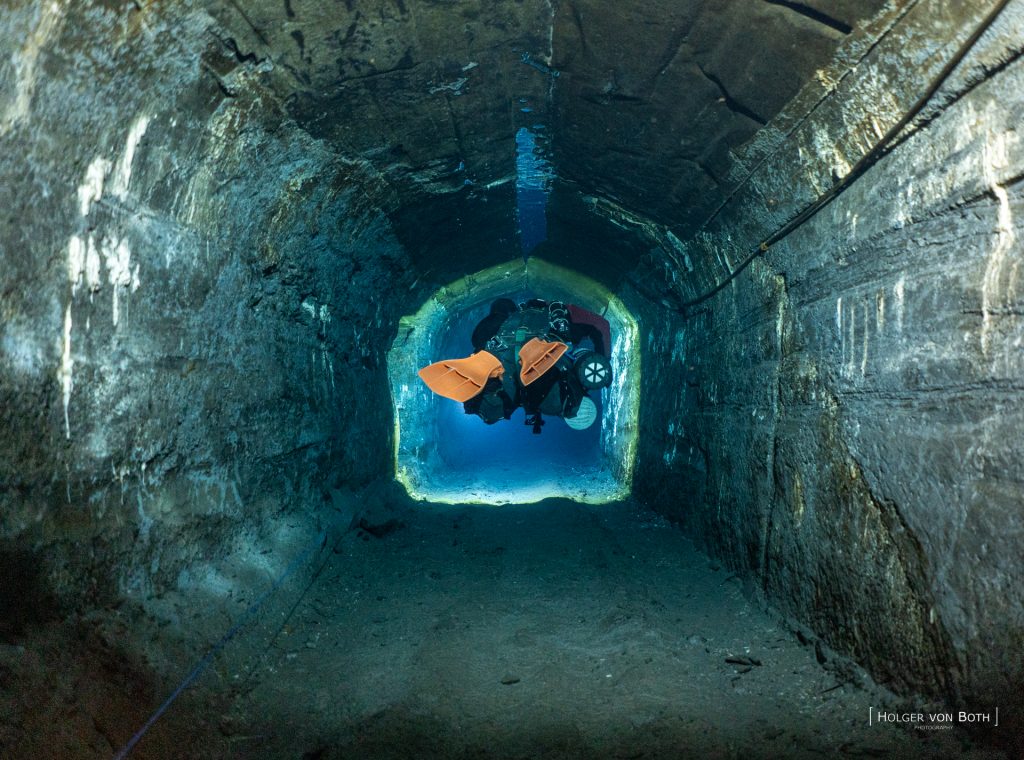 Technical mine diving in crystal-clear cold water at Felicitas mine