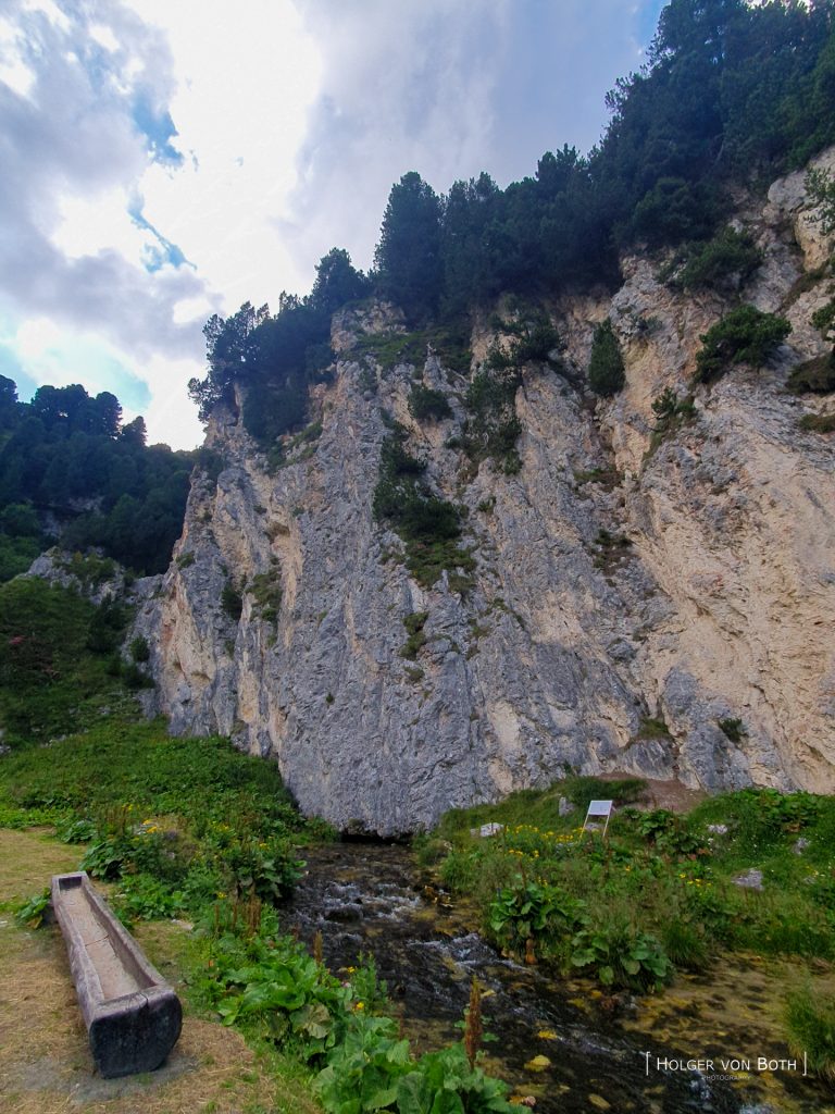 Sorgente del Brenno cave entrance and Brenno river